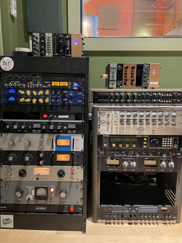Rack Gear 7 Hills Studio